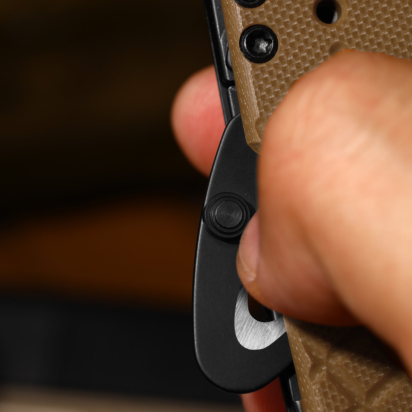 Aegis T | Kizer Clutch Lock™ | Tanto | Rescue Hook & Glass Breaker | KizerV™ 3774CTA2