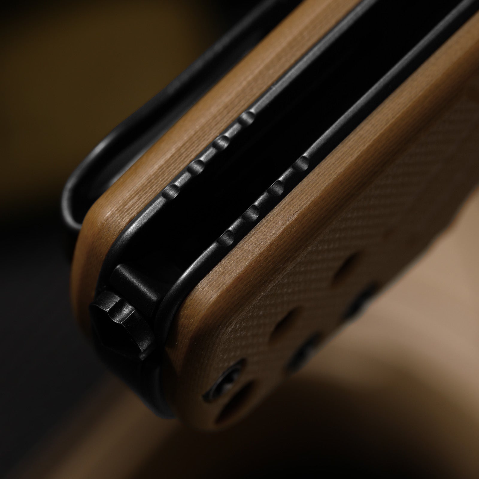 Aegis T | Kizer Clutch Lock™ | Tanto | Rescue Hook & Glass Breaker | KizerV™ 3774CTA2