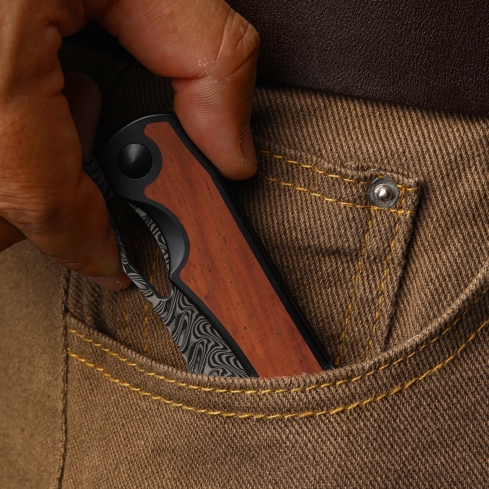 Allure | Balanced Form | Black Acid Damascus | Titanium & Panama Rosewood | KizerB™ 4763LDA3