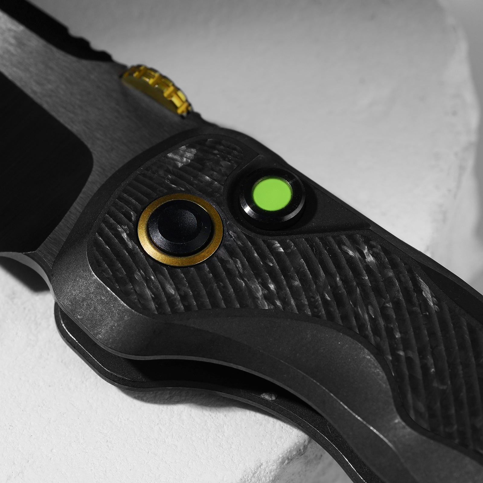 Mithril | KineticFit™ Button Lock | M390 + DLC Ultra + Hand-Brushed | Exquisite Light | KizerX®